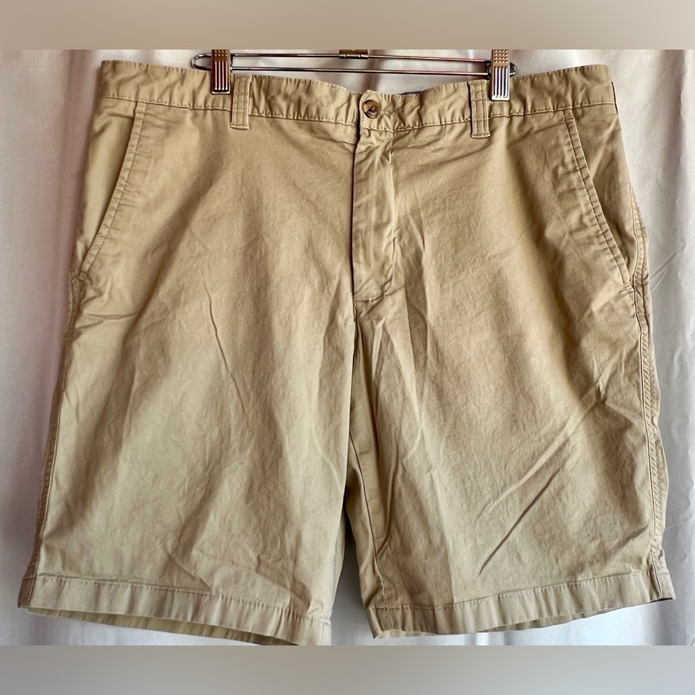 Club Room Flat Front Chino Khaki Shorts Men's Size 36 Inseam 8.5" Preppy Cotton